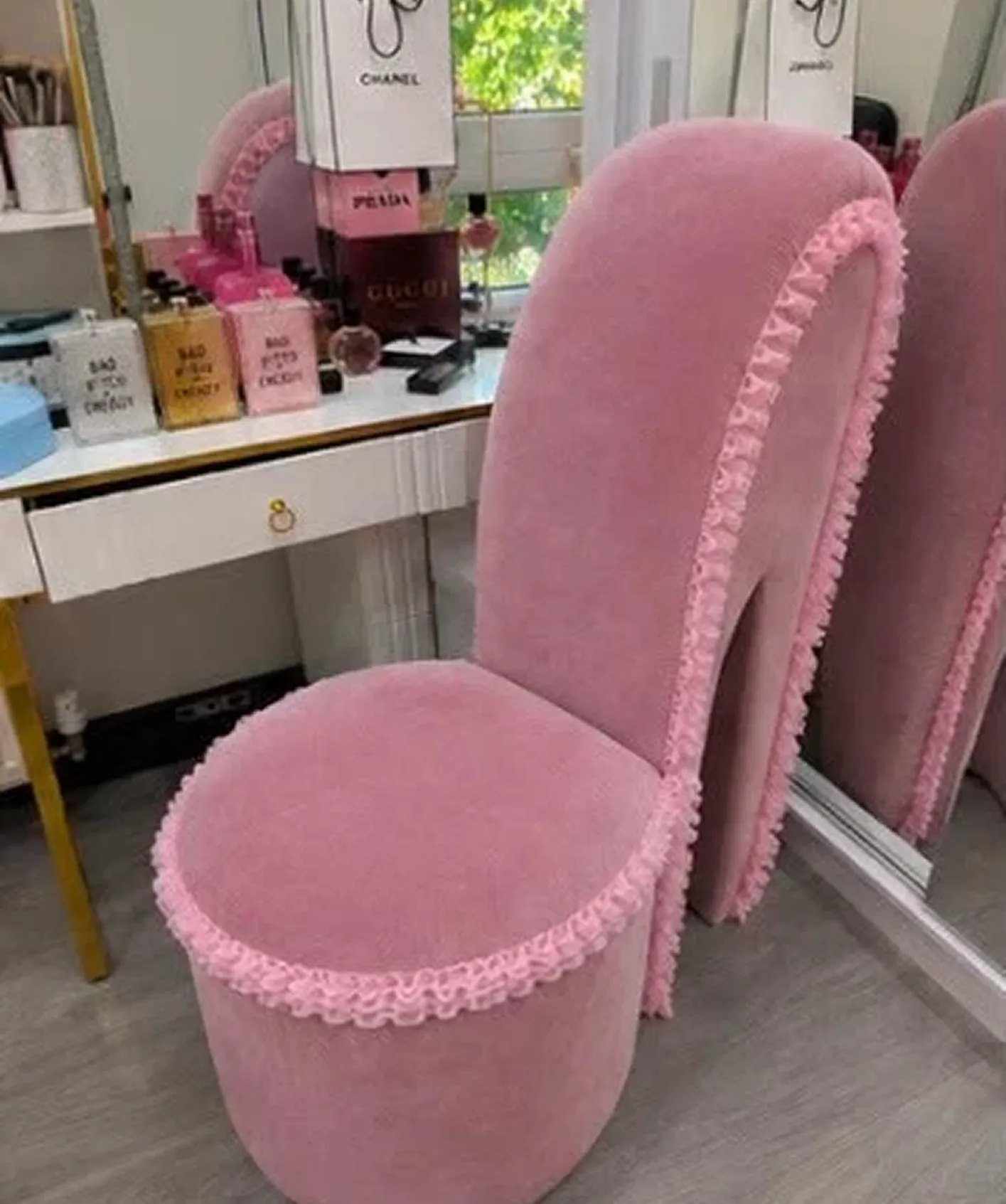 princess-pink-stiletto-chair-with-ruffle-trim-luxury-glam-statement-furniture